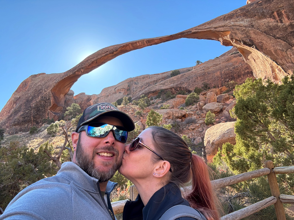 Le couple a vendu tous ses biens, y compris la souffleuse qui a d'ailleurs été la première vente. - Magazine Camper