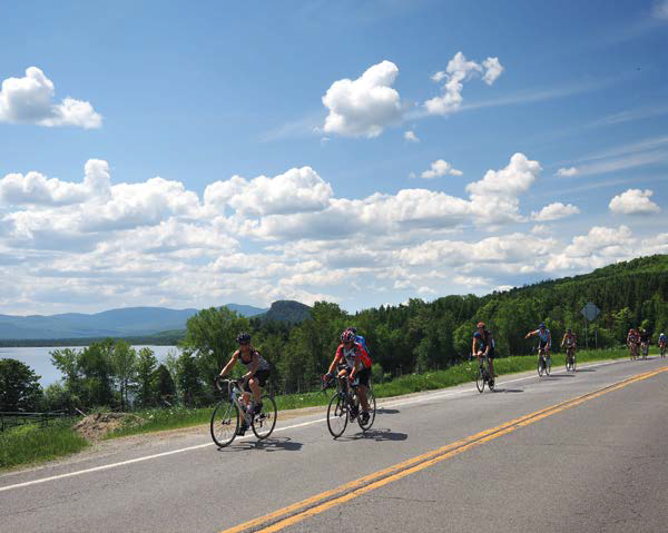 Un circuit vélo populaire le Grand tour du Lac Mégantic - Magazine Camper