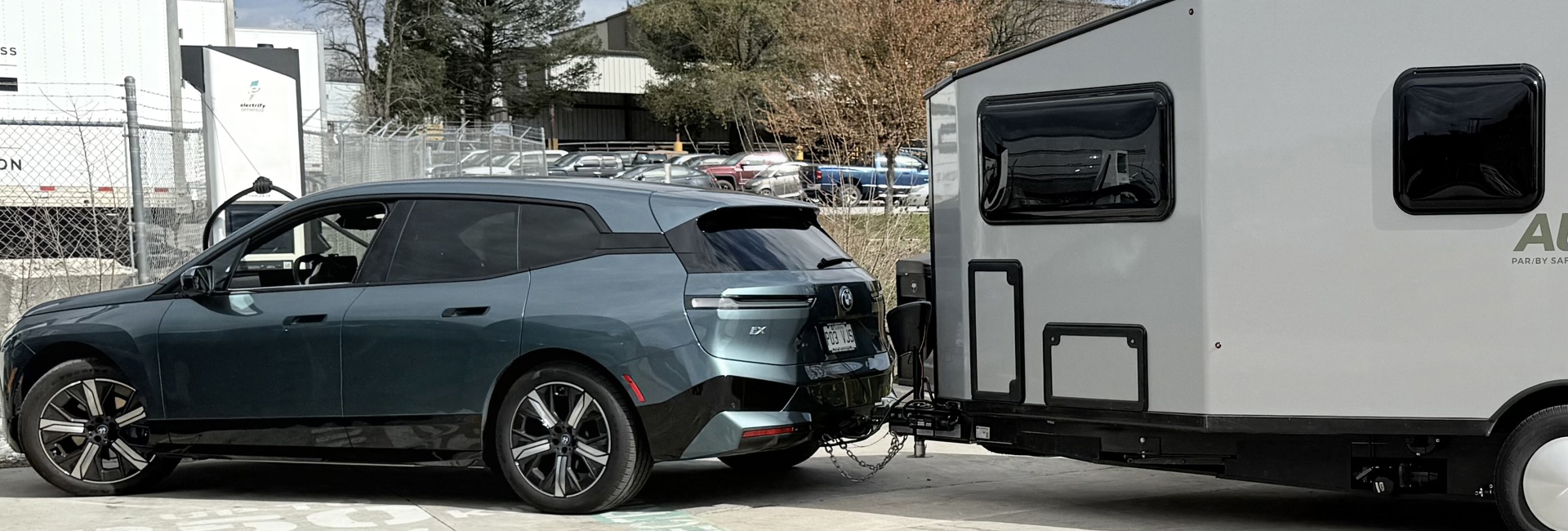 Bannière B. a. ba du remorquage électrique de loisir