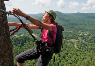 Cet été, on s'initie à la via ferrata! - Magazine Camper