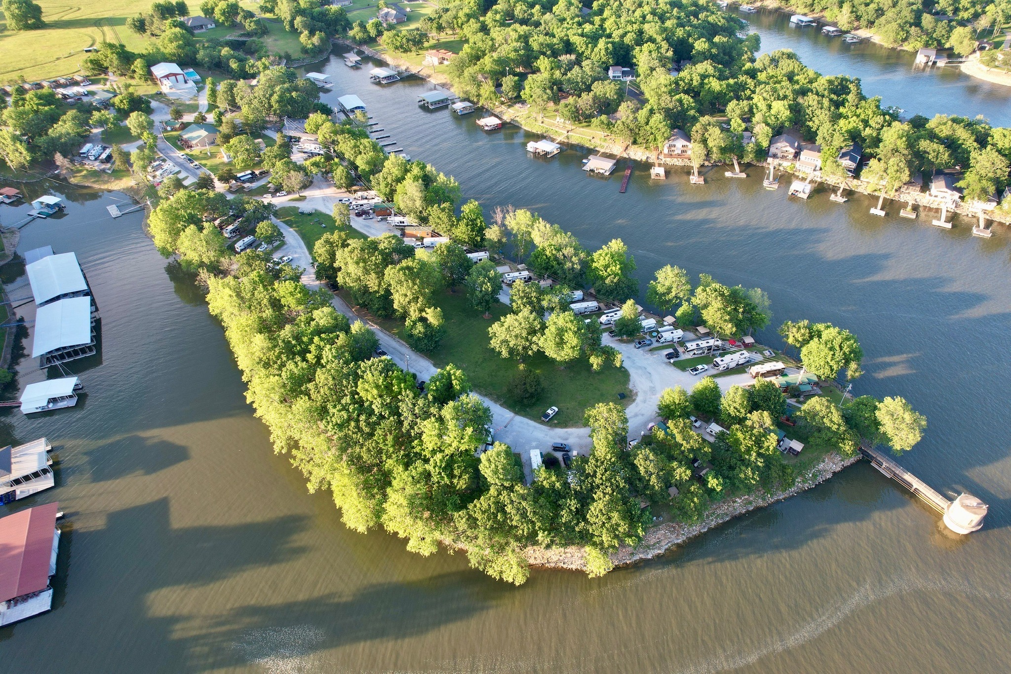 Water’s Edge RV - Magazine Camper