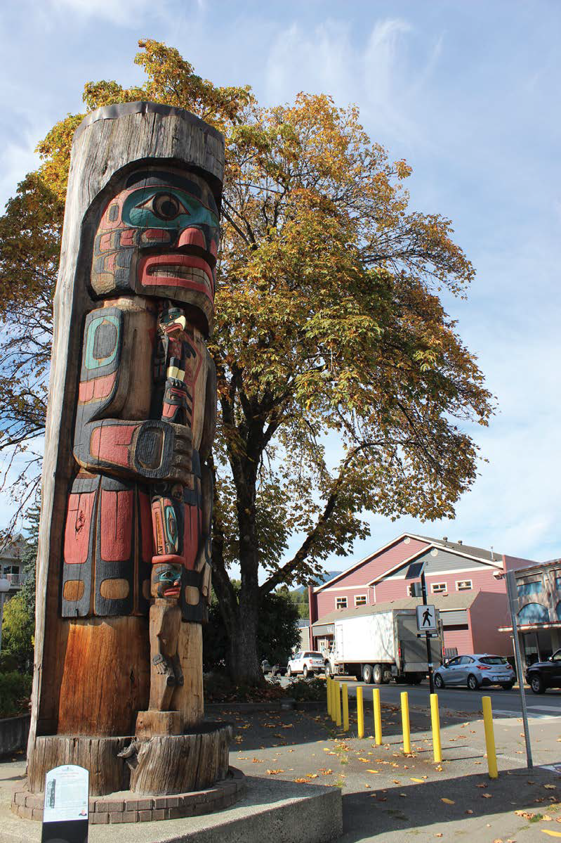 La ville de Duncan offre un circuit piétonnier composé d’une quarantaine de totems plantés aux quatre coins du centre-ville. - Magazine Camper