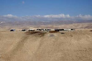 Un campement bédouin au milieu du désert de Cisjordanie. - Magazine Camper