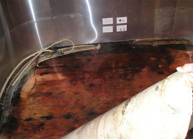 Notre journaliste a lui-même fait face à un problème d’infiltration dans sa caravane, il y a quelques années. - Magazine Camper