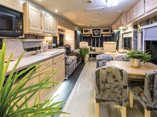 Quelques touches de vert accrochent l’oeil. - Magazine Camper