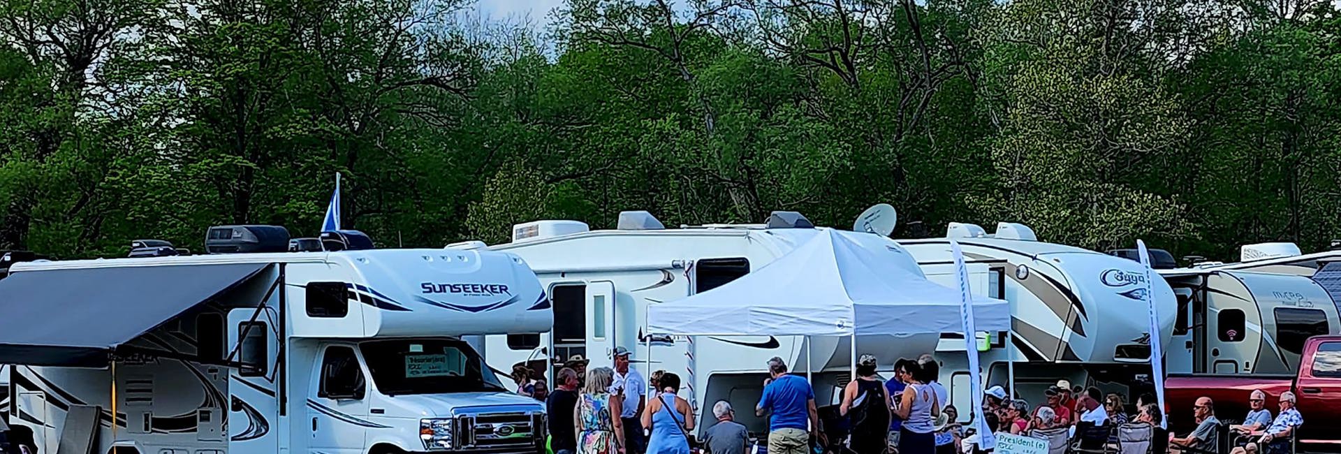 Bannière Semblables, mais différents