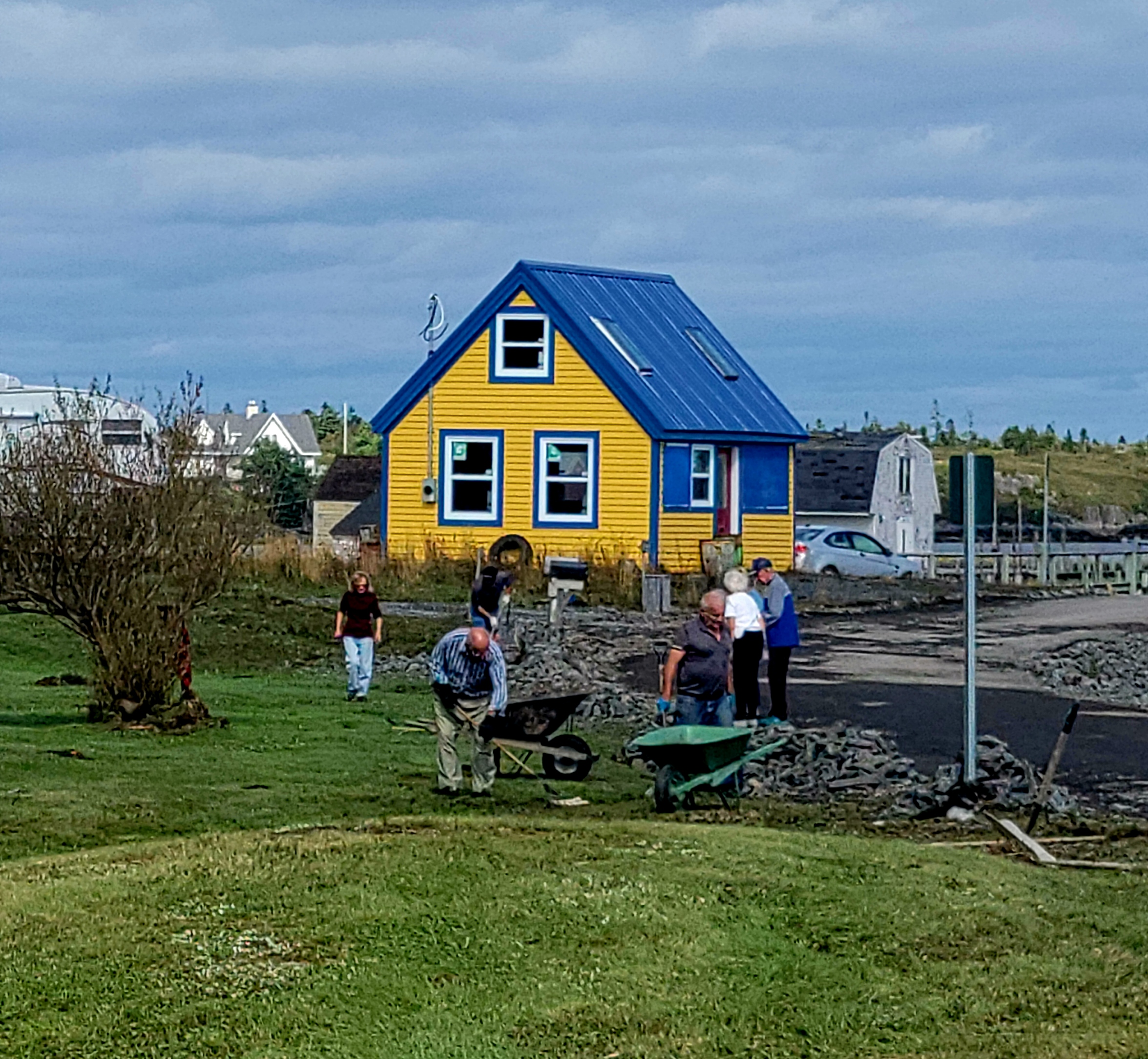 Des résidents se regroupent pour le nettoyage. - Magazine Camper