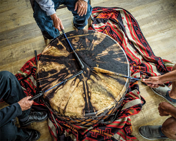 D’un bout à l’autre du pays, il est possible d’aller à la rencontre des Premières Nations, de mieux connaître leurs cultures et leurs traditions. - Magazine Camper