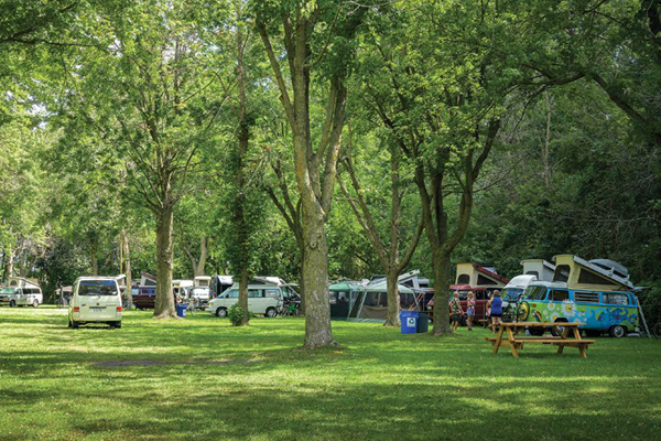 Le Centre-de-Plein-Air-Ronald-Beauregard à Saint-Jean-sur-Richelieu offre plusieurs services et de l'espace pour se reposer. - Magazine Camper