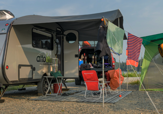 Les étapes de base de l’arrivée au camping - Magazine Camper
