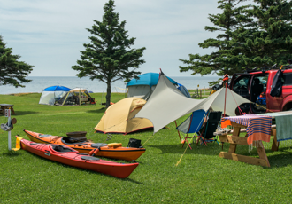 Monter une bâche - Magazine Camper