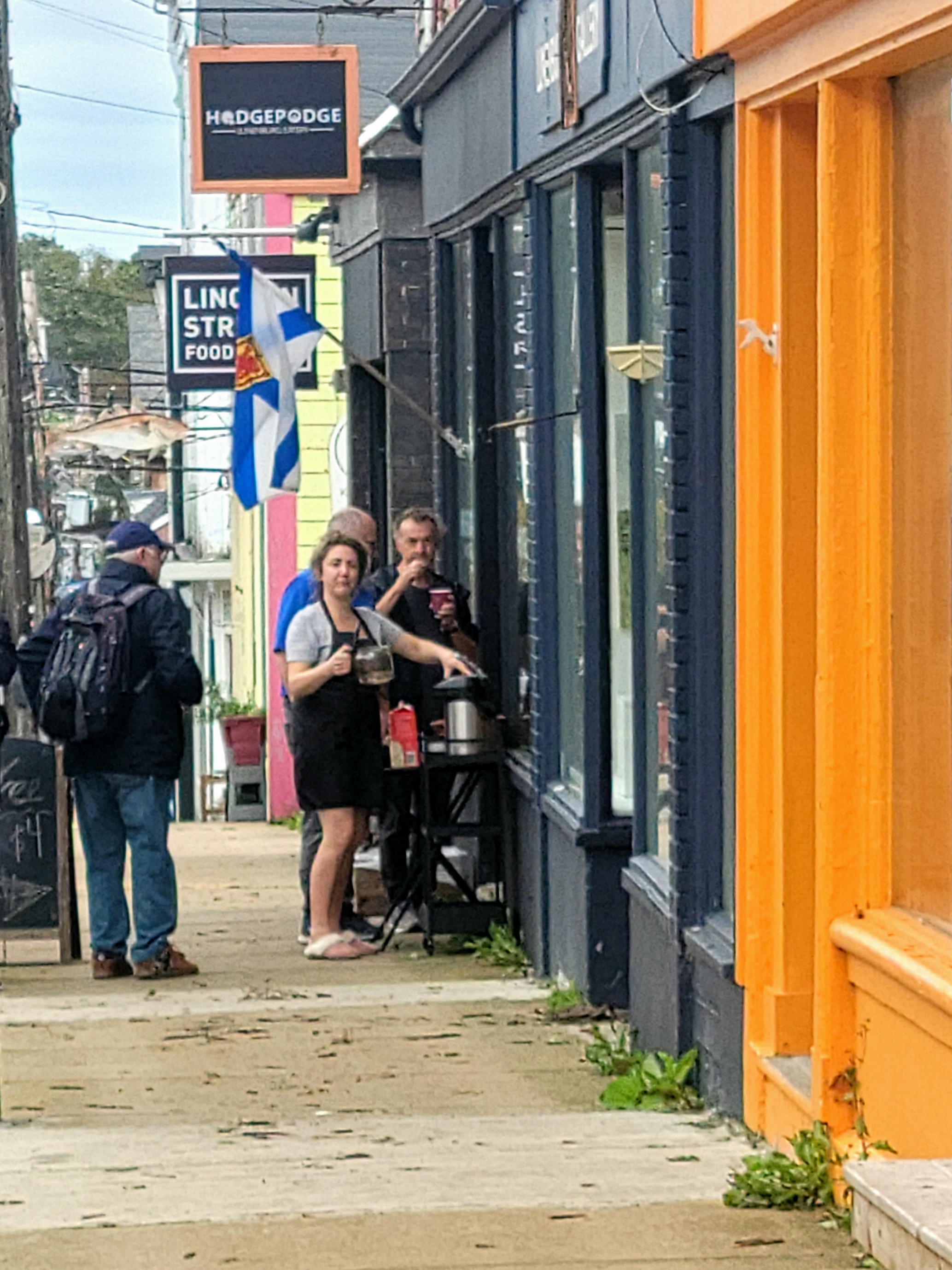 Une restauratrice offre à manger durant la panne. - Magazine Camper