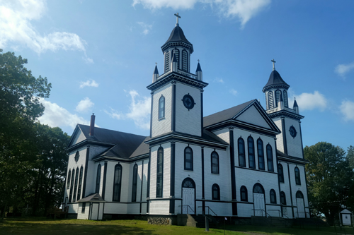 La magnifique église de bois de Sainte-Anne. - Magazine Camper