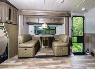 Le classique coin-repas - Magazine Camper