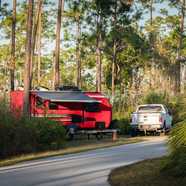 Ici, on séjourne en pleine nature. On oublie les immenses piscines et les bains à remous ! - Magazine Camper