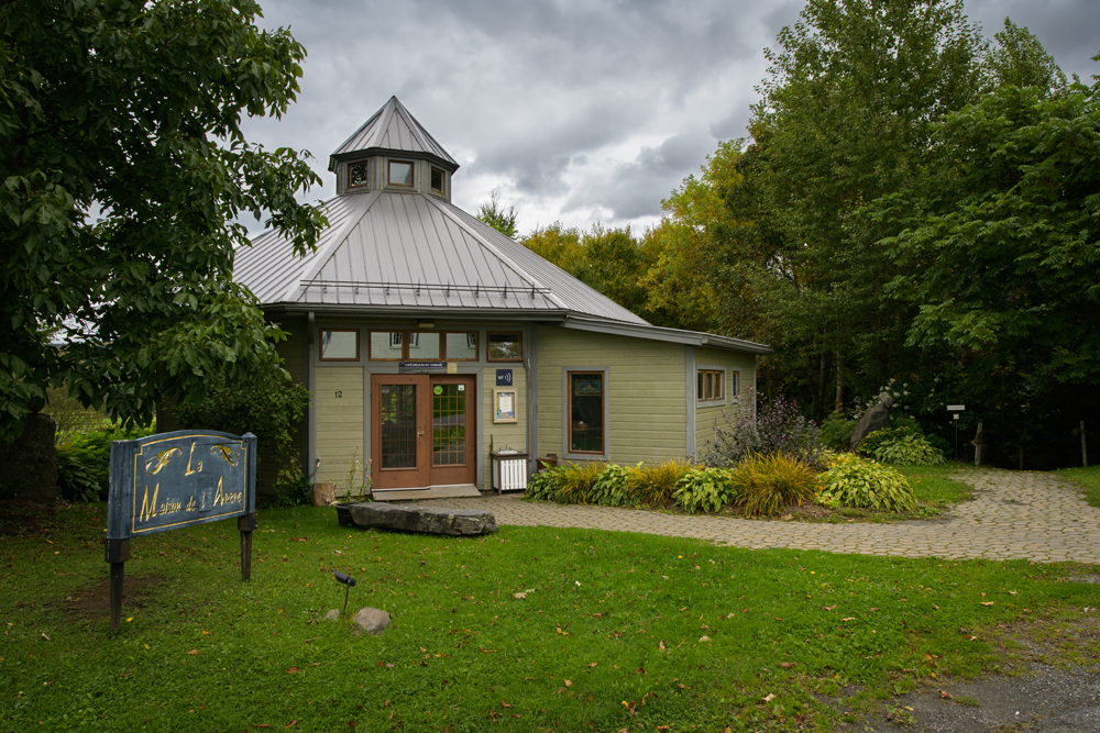 La Maison de l’arbre, à Saint-Venant-de-Paquette - Magazine Camper