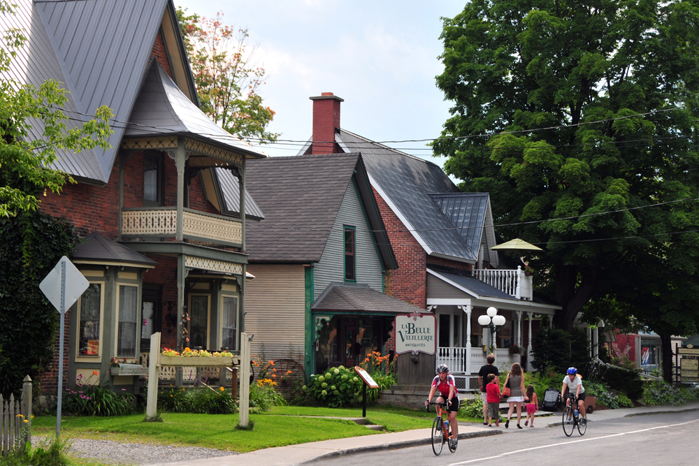 Centre-ville de Bromont - Magazine Camper